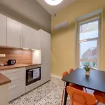 Casa Marie, In A Traditional Corner Townhouse In The 3 Cities, Built In 1881 *