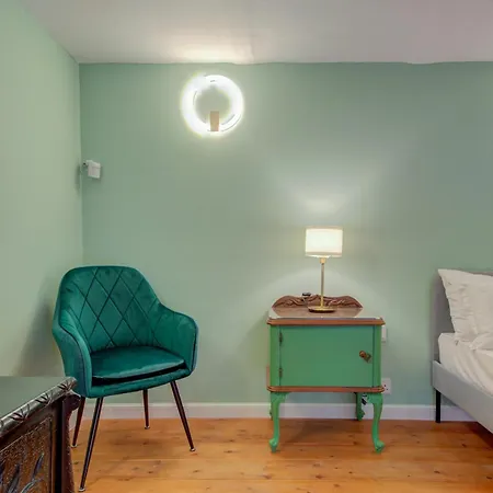 Casa Marie, In A Traditional Corner Townhouse In The 3 Cities, Built In 1881 Holiday home