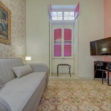 Casa Marie, In A Traditional Corner Townhouse In The 3 Cities, Built In 1881 בית נופש *