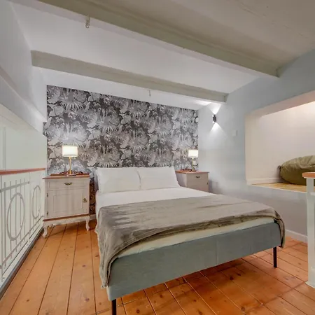 Casa Marie, In A Traditional Corner Townhouse In The 3 Cities, Built In 1881 * Cospicua