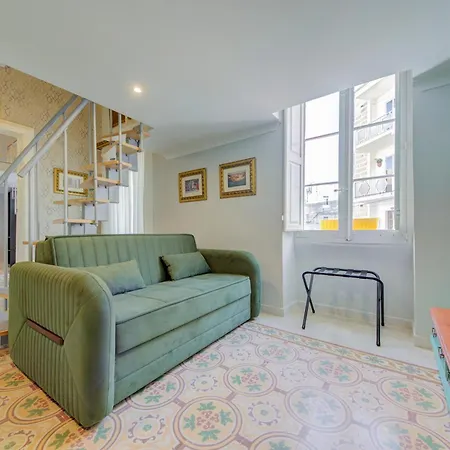 Casa Marie, In A Traditional Corner Townhouse In The 3 Cities, Built In 1881 Hébergement de vacances *