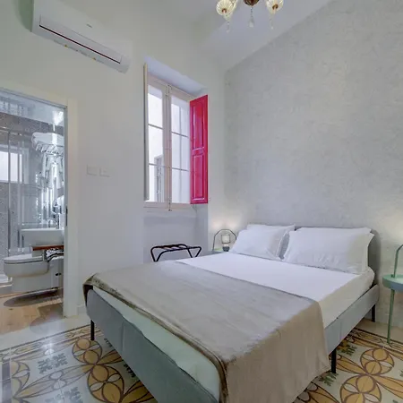 בית נופש Casa Marie, In A Traditional Corner Townhouse In The 3 Cities, Built In 1881 *