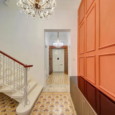 Casa Marie, In A Traditional Corner Townhouse In The 3 Cities, Built In 1881 * Cospicua