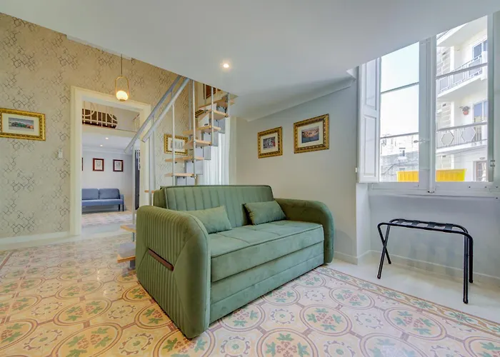 Ferienhaus Casa Marie, In A Traditional Corner Townhouse In The 3 Cities, Built In 1881 Cospicua