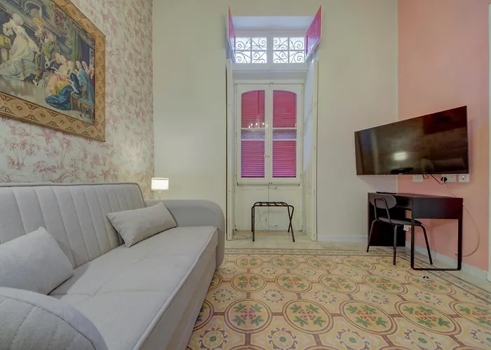 Casa Marie, In A Traditional Corner Townhouse In The 3 Cities, Built In 1881 Ferienhaus *