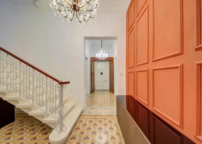Casa Marie, In A Traditional Corner Townhouse In The 3 Cities, Built In 1881 * Cospicua
