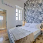 Casa Marie, In A Traditional Corner Townhouse In The 3 Cities, Built In 1881 *