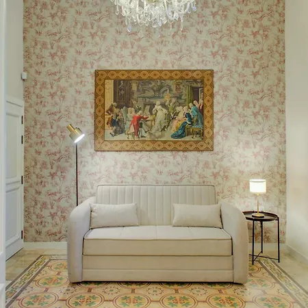 Casa Marie, In A Traditional Corner Townhouse In The 3 Cities, Built In 1881 *