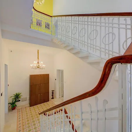 Casa Marie, In A Traditional Corner Townhouse In The 3 Cities, Built In 1881 Cospicua