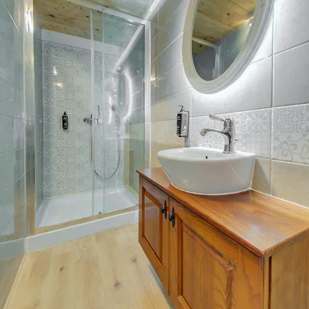 Casa Marie, In A Traditional Corner Townhouse In The 3 Cities, Built In 1881 * Cospicua