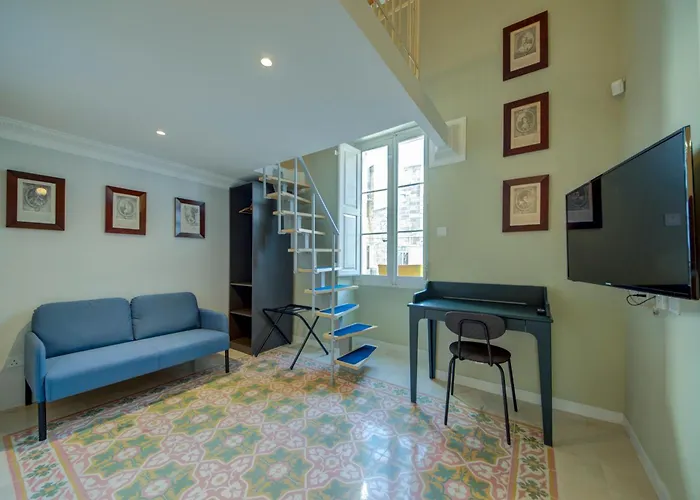 Casa Marie, In A Traditional Corner Townhouse In The 3 Cities, Built In 1881 Holiday home