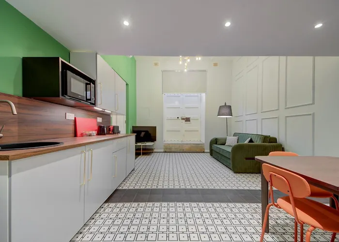 Casa Marie, In A Traditional Corner Townhouse In The 3 Cities, Built In 1881 Cospicua